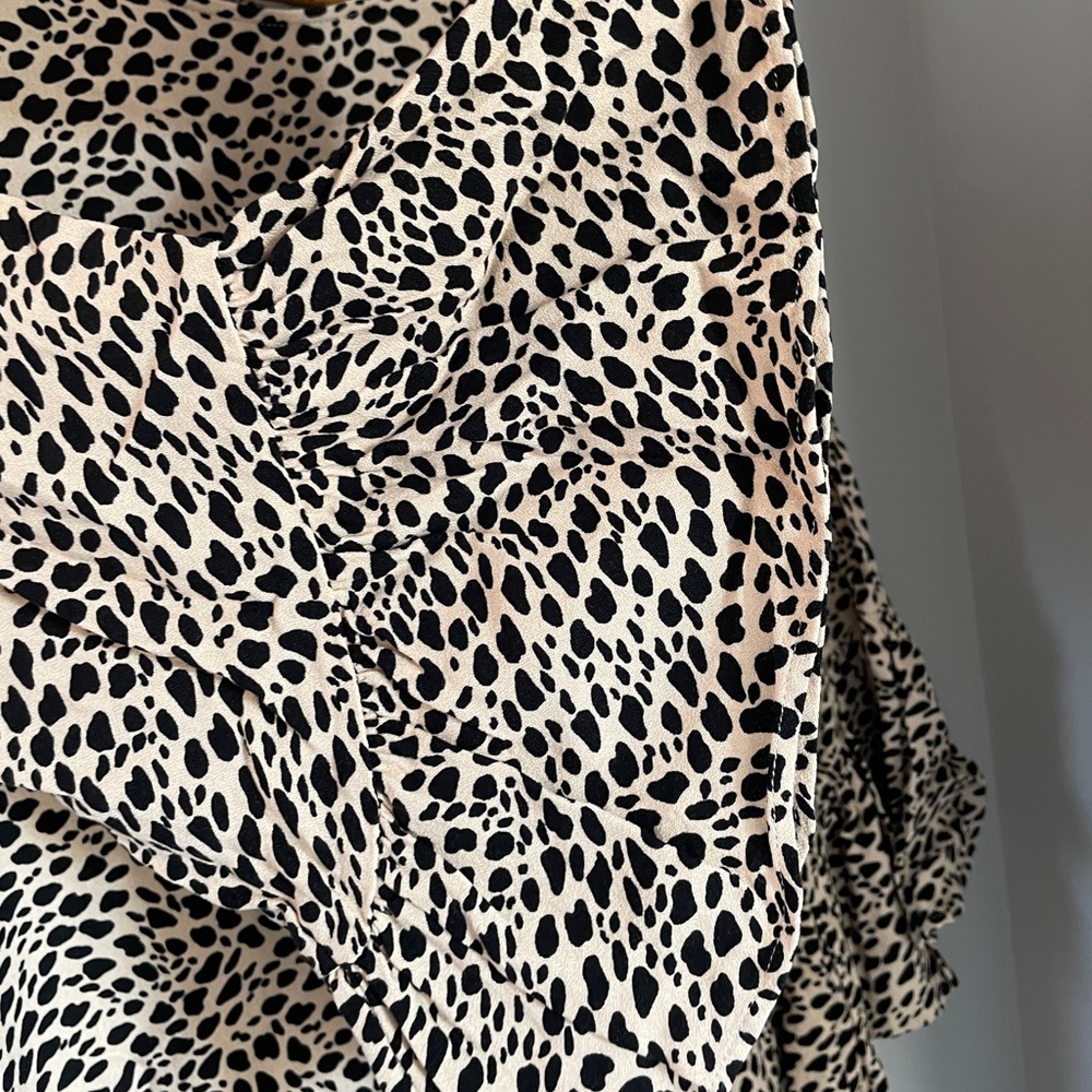 H&M Patterned Black and Cream Midi Dress - Picture 2 of 4
